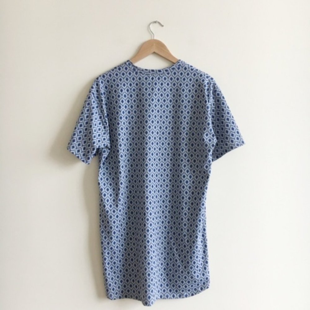 LuLaRoe Blue Grey Print Tee - Picture 2 of 3
